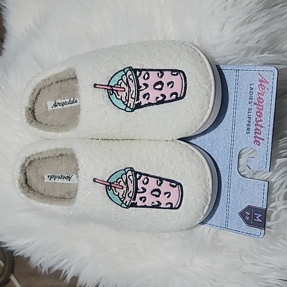 Aeropostale Ladies Slippers - Picture 2 of 2